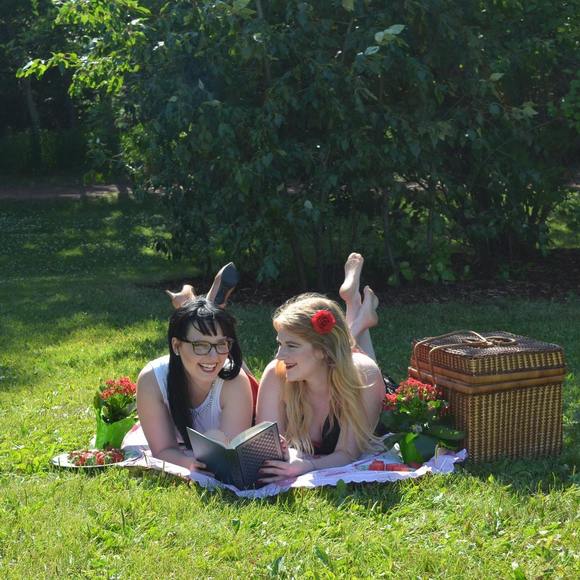 Meet your Posher, Aurora - Picture 1 of 1